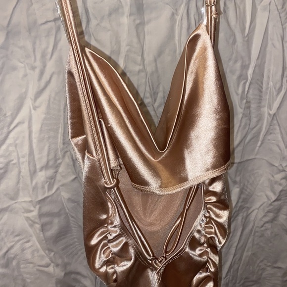 Better Be Womens Square Neck Sleeveless Cross Back Satin Dress Rose Gold Medium - Picture 12 of 12